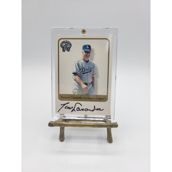 2001 Fleer Greats of the Game - Tommy Lasorda - Autograph- Los Angeles Dodgers - Picture 1 of 3